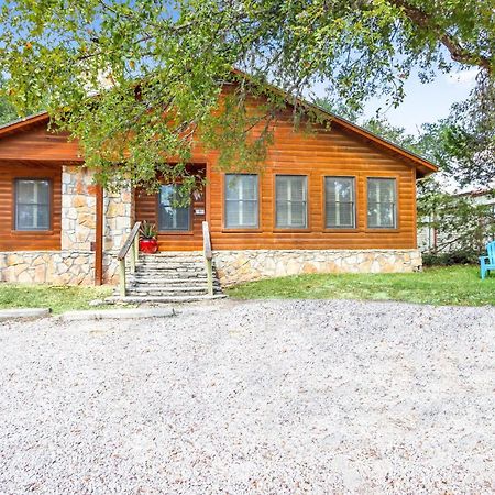 Wimberley Log Cabins Resort And Suites- The Oak Lodge Kültér fotó