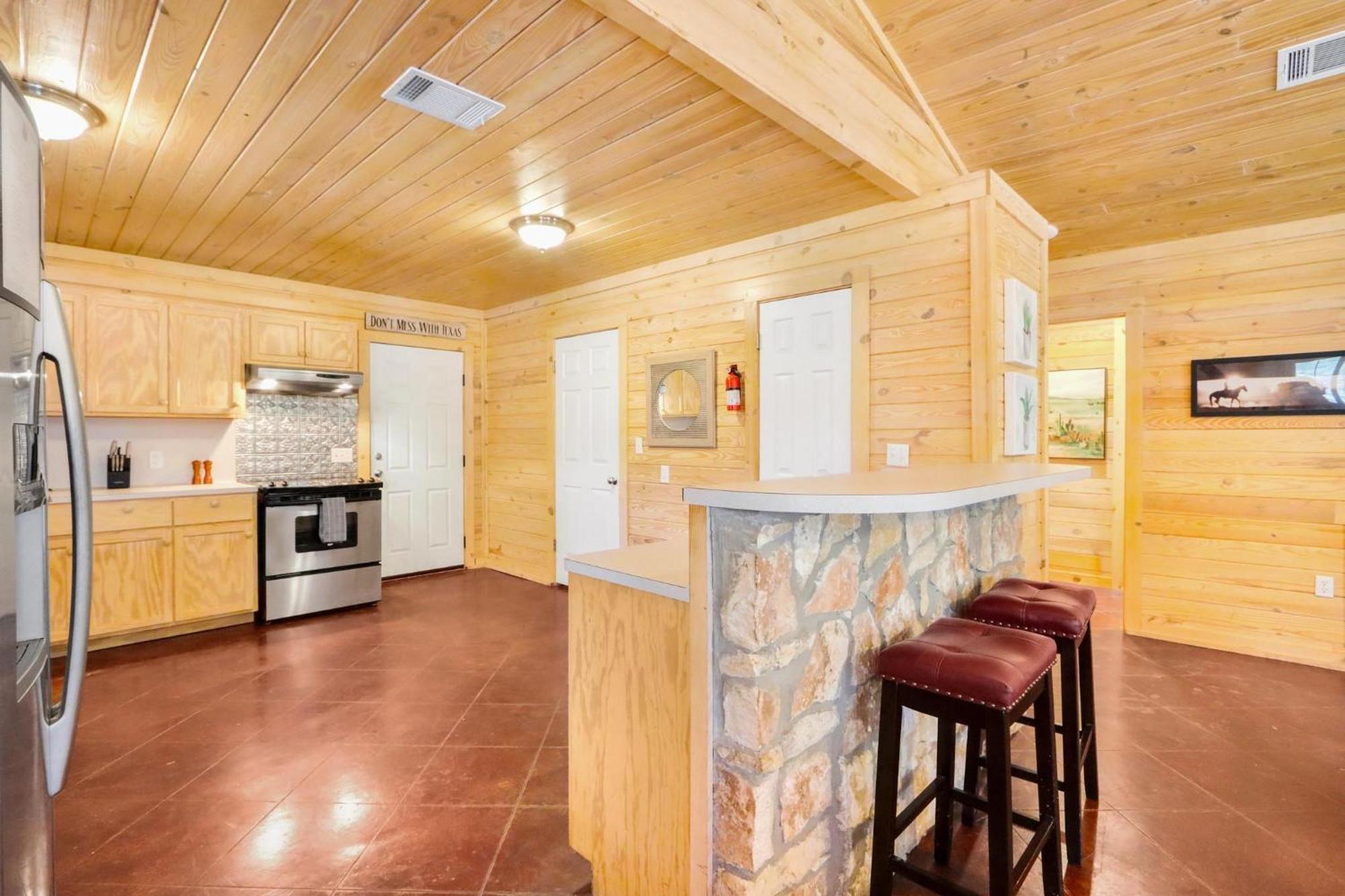 Wimberley Log Cabins Resort And Suites- The Oak Lodge Kültér fotó