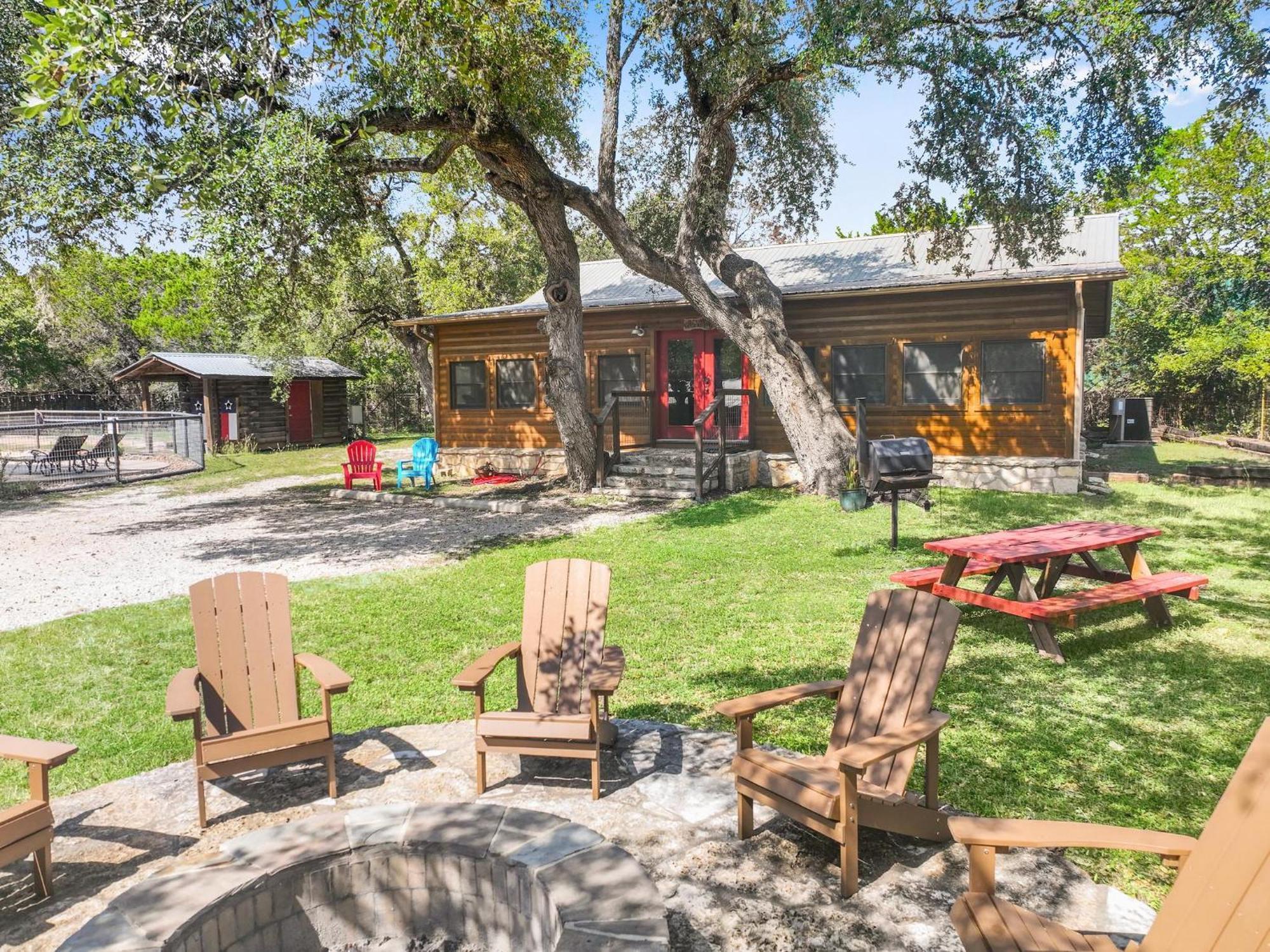 Wimberley Log Cabins Resort And Suites- The Oak Lodge Kültér fotó
